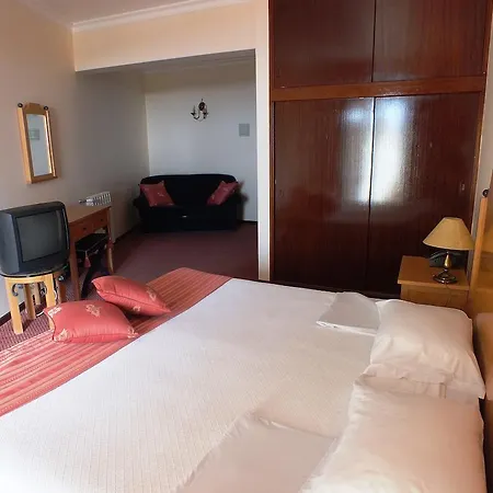 Hotel Pico Da Urze - Paul Da Serra