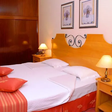 Pico Da Urze - Paul Da Serra 호텔 4*