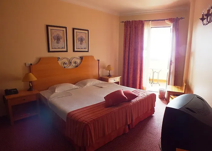 Pico Da Urze - Paul Da Serra Hotel Calheta (Madeira)