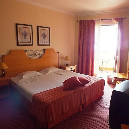 Pico Da Urze - Paul Da Serra 호텔 칼례타